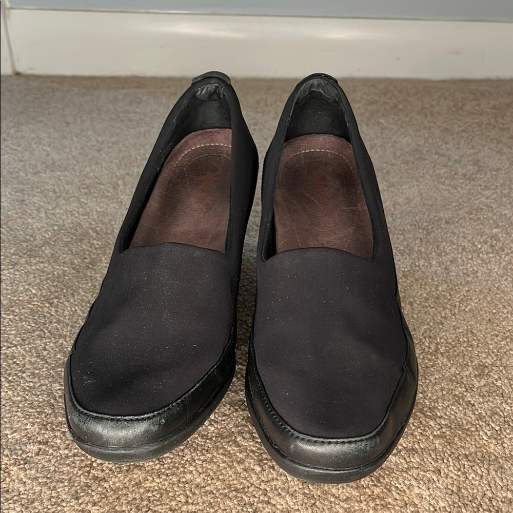 Clarks Black Flats with Suede Finish and Cushioned Insoles